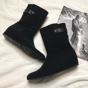 Stuart Weitzman Downpour Boots